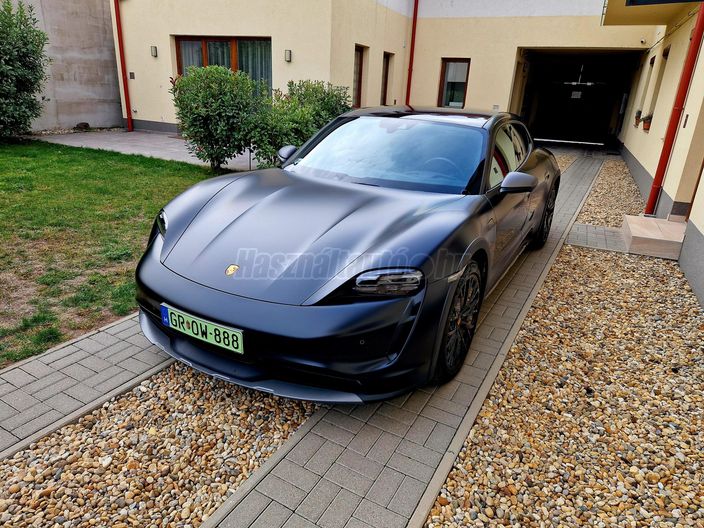 PORSCHE TAYCAN 4 Cross Turismo