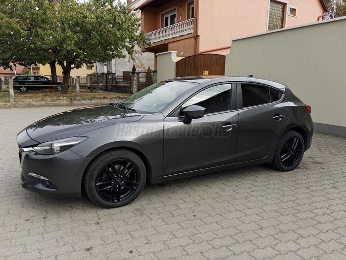 MAZDA 3 2.2 D Revolution Top