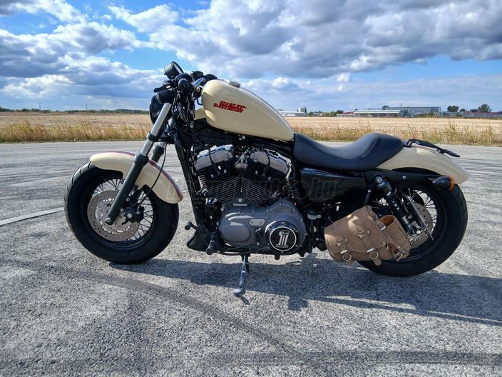 HARLEY-DAVIDSON SPORTSTER