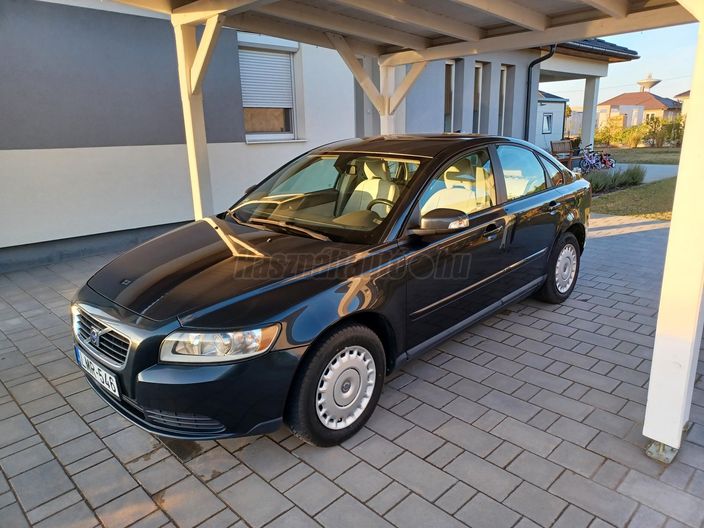 VOLVO S40 1.6 Summum