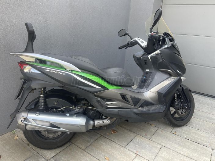 KAWASAKI J 300