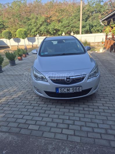 OPEL ASTRA J Sports Tourer 1.7 CDTI Sport