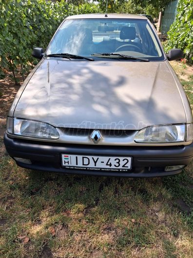 RENAULT R 19 1.4 RL