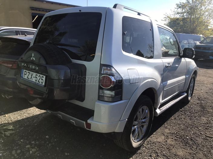 MITSUBISHI PAJERO 3.2 DI-D Intense (Automata)