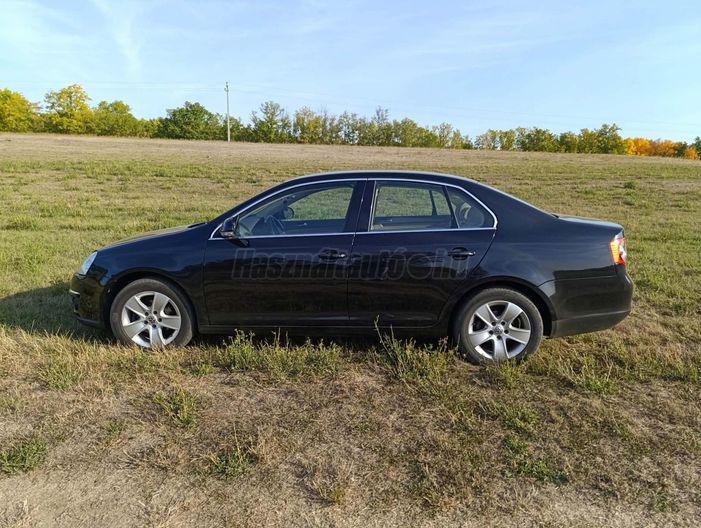 VOLKSWAGEN JETTA 1.6 Comfortline
