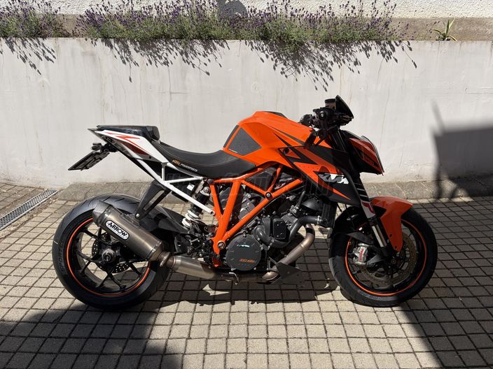 KTM 1290 SUPER DUKE R