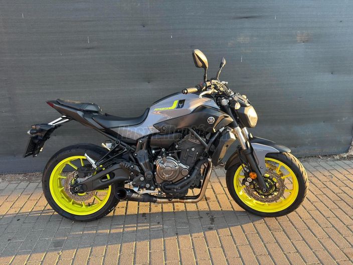 YAMAHA MT-07