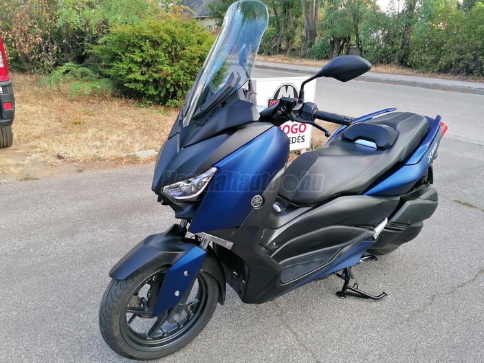 YAMAHA X-MAX 300