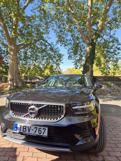 VOLVO XC40 2.0 [B3] MHEV Momentum Pro DCT