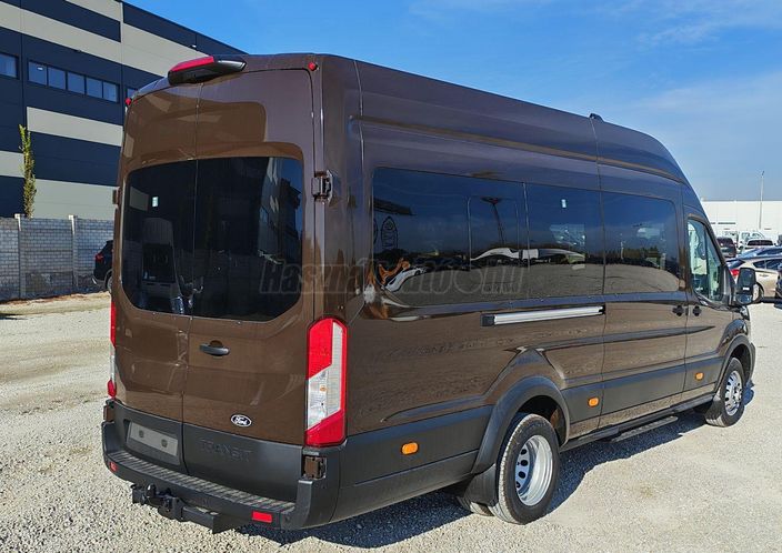 FORD Transit Minibusz Travel 17 fős. vonóhorgos. egyedi színben készletről