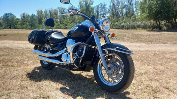 KAWASAKI VULCAN 900 CLASSIC