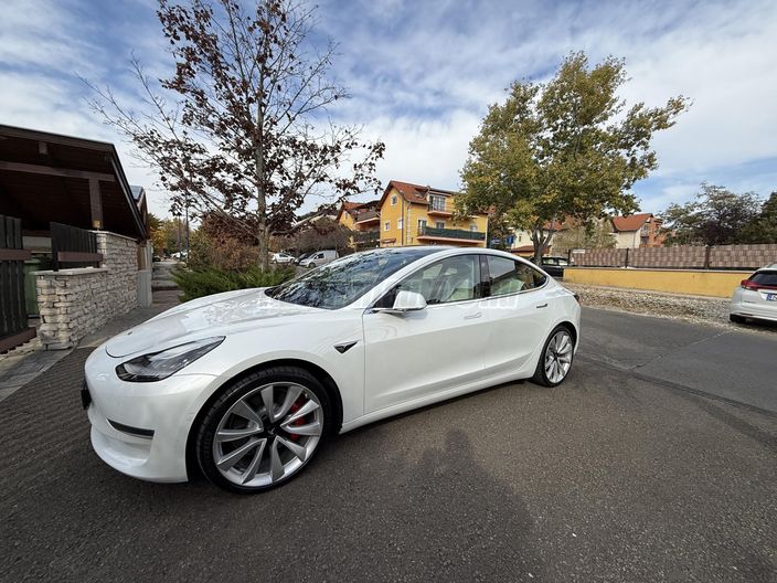 TESLA MODEL 3 Performance AWD (Automata)