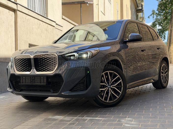 BMW IX1 xDrive30 64,8kWh