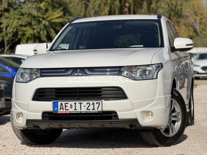 MITSUBISHI OUTLANDER 2.0 MIVEC Invite