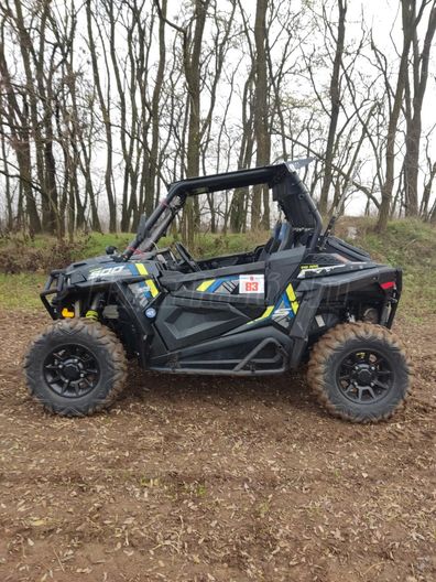 POLARIS RZR 900