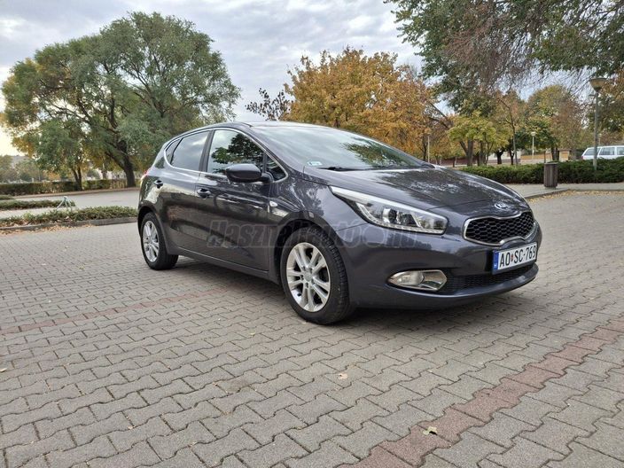 KIA CEE'D 1.4 CVVT FIFA Limited