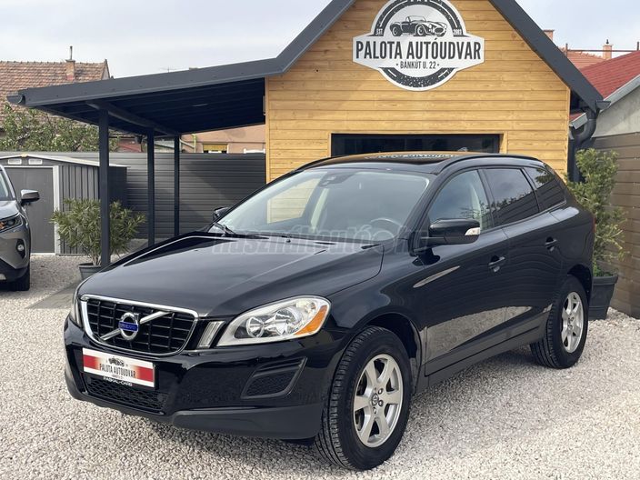 VOLVO XC60 2.0 D [D4] Kinetic FWD