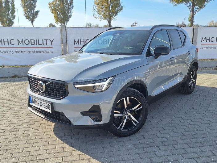 VOLVO XC40 2.0 [B3] MHEV Plus Dark DCT