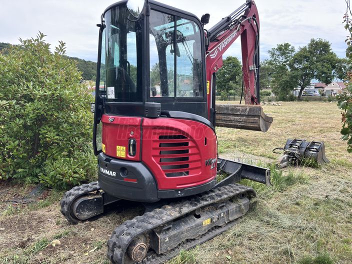 YANMAR Vio27-6