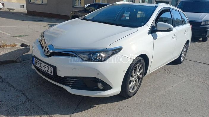TOYOTA AURIS Touring Sports 1.6 Selection