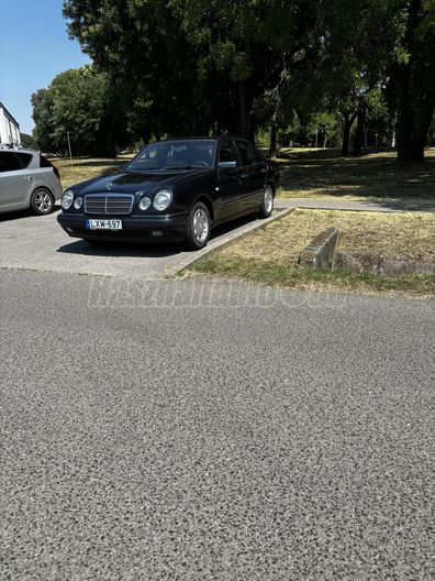MERCEDES-BENZ E 200 Elegance