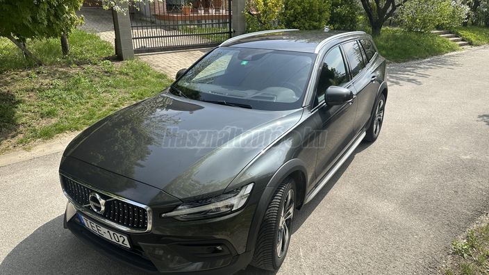 VOLVO V60 2.0 [B5] MHEV Cross Country AWD Geartronic