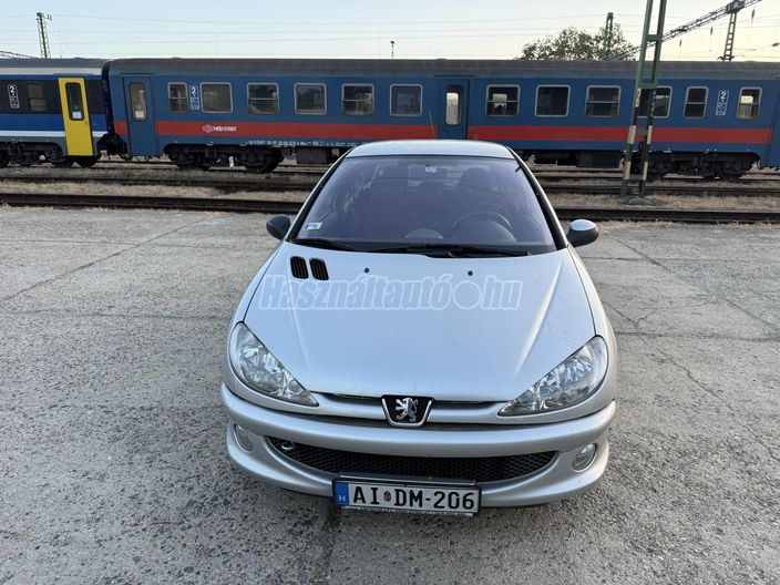 PEUGEOT 206 2.0 HDi Sport