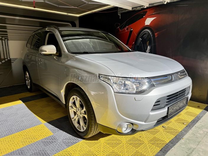 MITSUBISHI OUTLANDER 2.2 DI-D Intense Plus 4WD