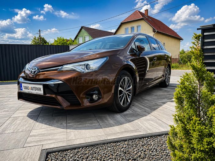 TOYOTA AVENSIS Touring Sports 2.0 D-4D Executive