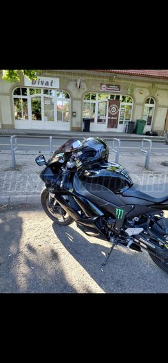 KAWASAKI ZX-6R (NINJA)