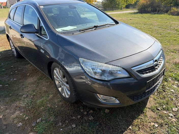 OPEL ASTRA J Sports Tourer 1.7 CDTI Sport