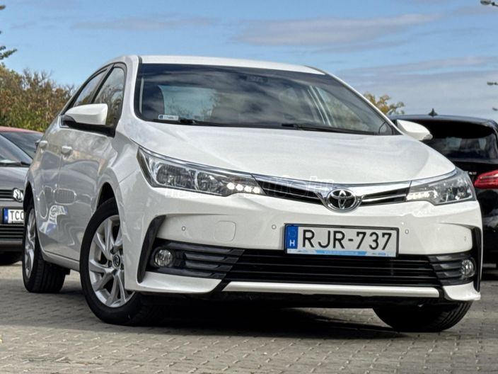TOYOTA COROLLA Sedan 1.6 Executive