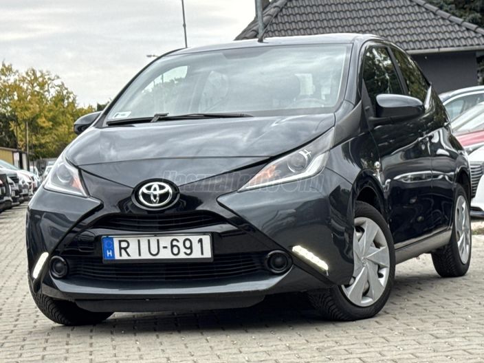 TOYOTA AYGO 1.0 x-cite