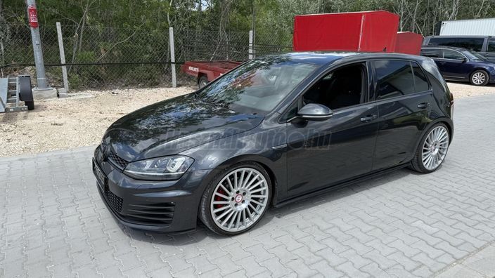 VOLKSWAGEN GOLF VII