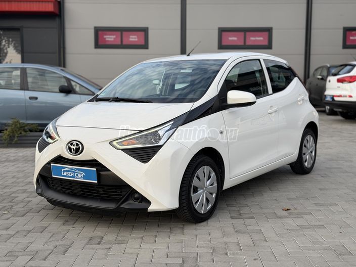 TOYOTA AYGO 1.0 x-play