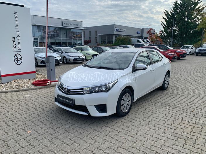 TOYOTA COROLLA Sedan 1.6 Live