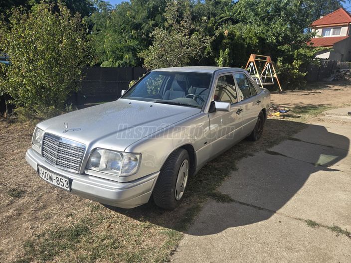 MERCEDES-BENZ 200 E