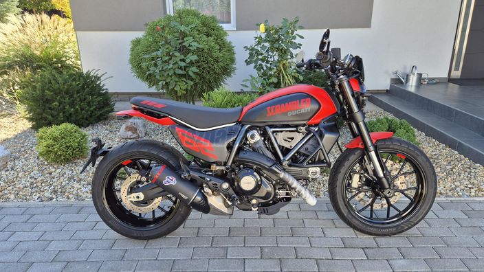 DUCATI SCRAMBLER FULL THROTTLE