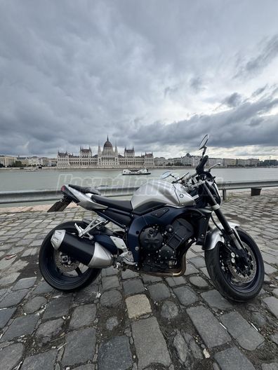 YAMAHA FZ1