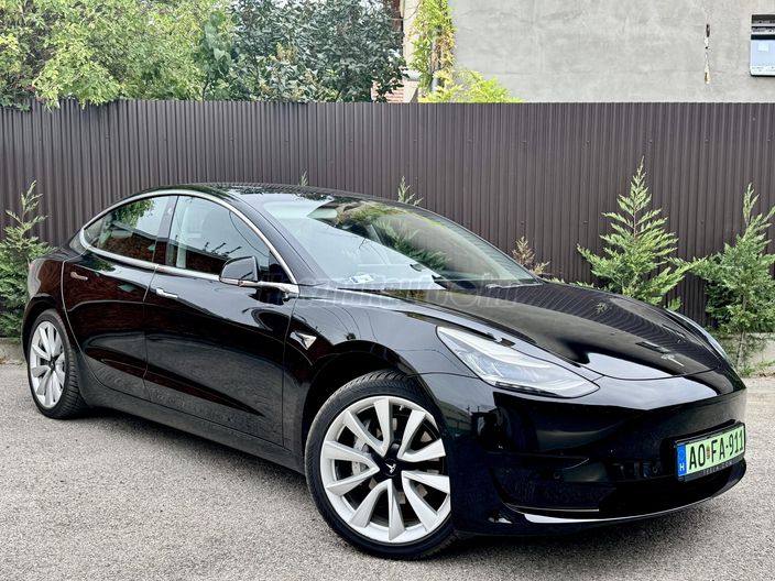 TESLA MODEL 3 Standard Range Plus Aut