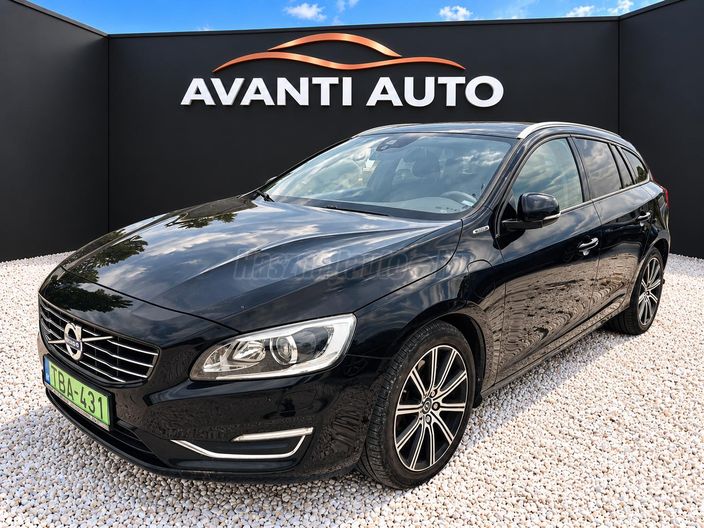 VOLVO V60 2.4 D [D6] PHEV AWD Momentum Geartronic