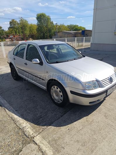 VOLKSWAGEN BORA 1.6 Highline