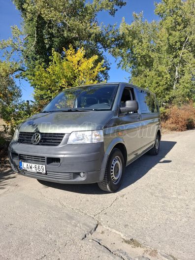 VOLKSWAGEN TRANSPORTER T5 2.5 TDI Multivan Comfortline