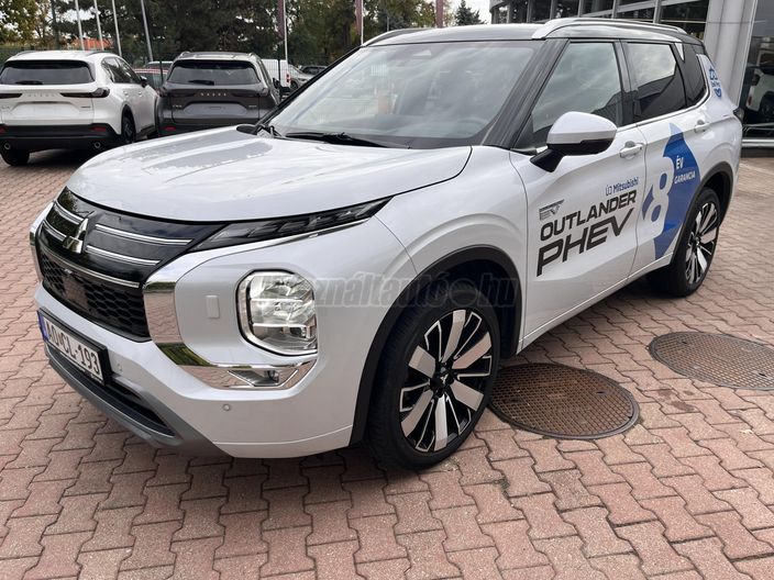 MITSUBISHI OUTLANDER 2.4 PHEV Instyle Premium 4WD CVT