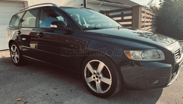 VOLVO V50 1.6 D [D2] Momentum