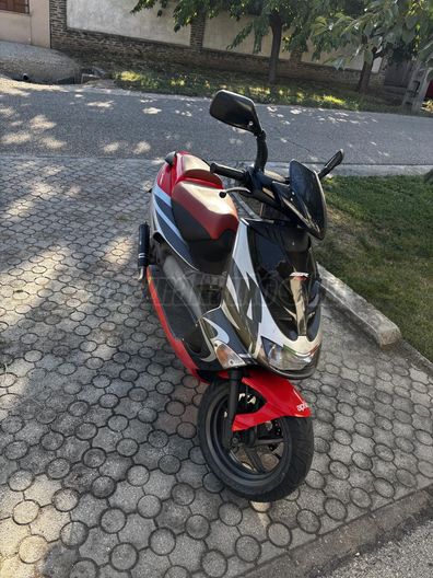 APRILIA SR 50