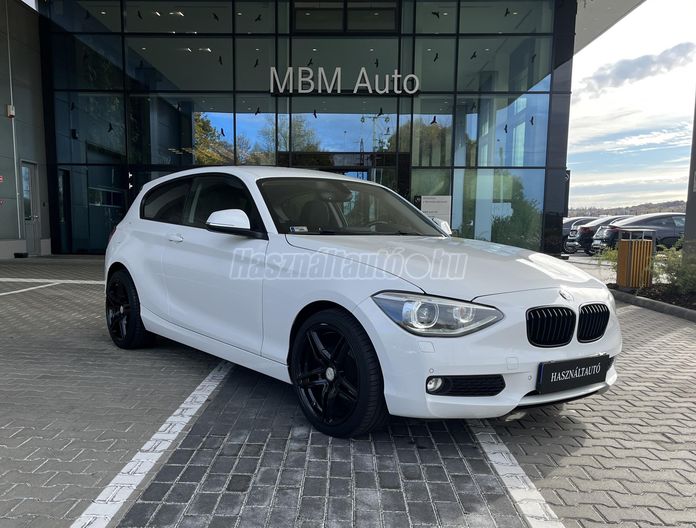 BMW 116 116d (5 személyes )