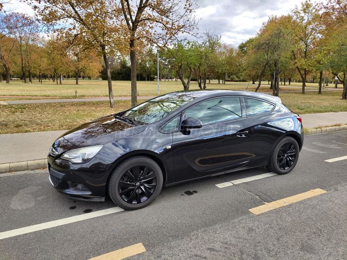 OPEL ASTRA J GTC 1.4 T Sport