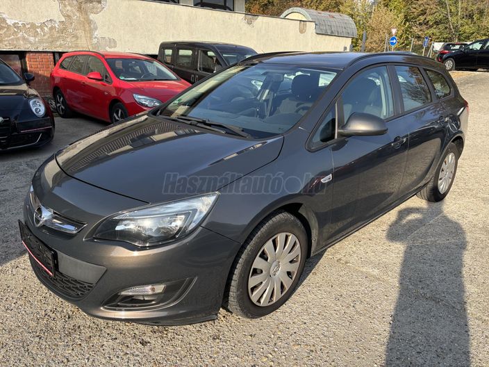 OPEL ASTRA J Sports Tourer 1.6 Business