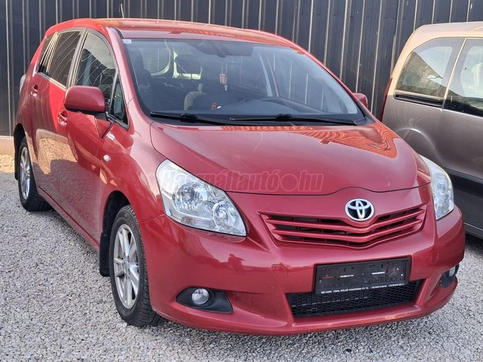 TOYOTA VERSO 2.0 D-4D Terra (5 személyes )